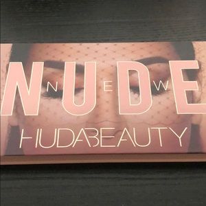 Huda Beauty The New Nude Eyeshadow Palette